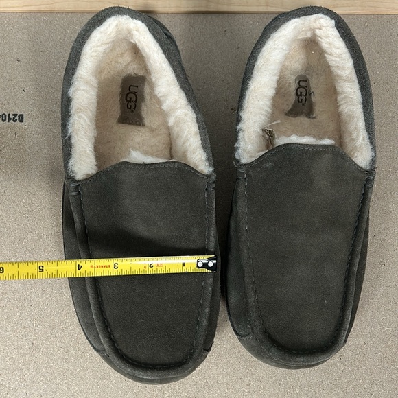 UGG men’s Ascot Slipper size 10 greenish color fleece lining - Picture 16 of 16